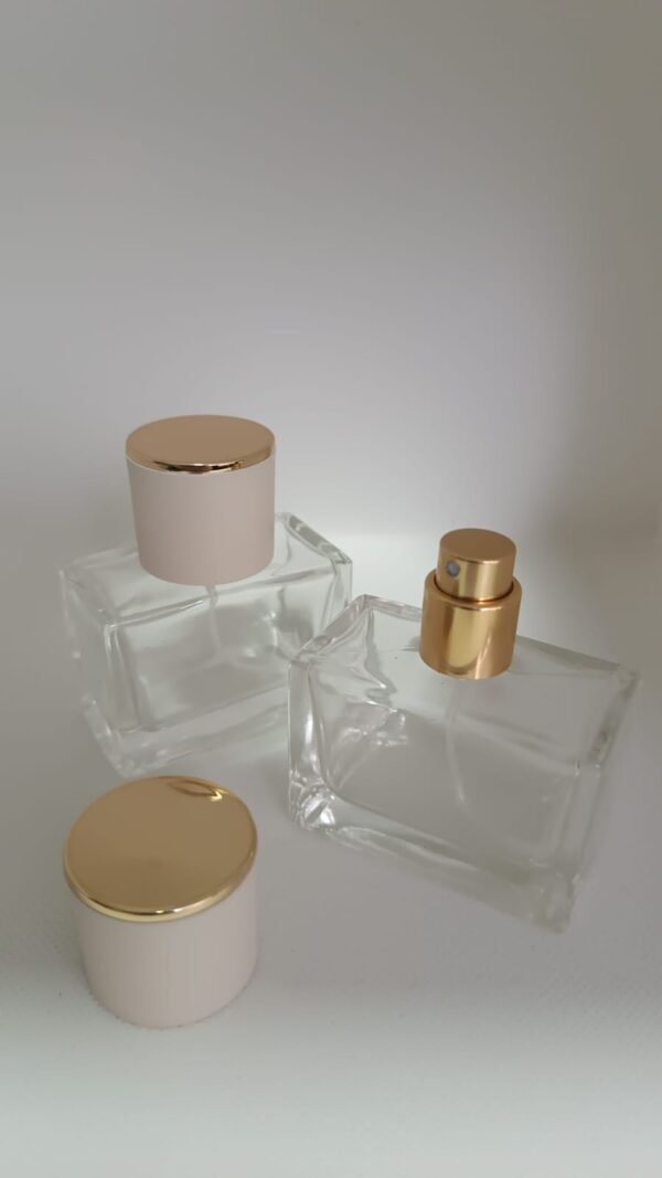 FRASCO VIDRO PERFUME 30 ML COM VÁLVULA OURO E TAMPA BEGE - Imagem 4