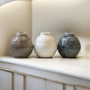 Vaso pequeno de porcelana para decoração